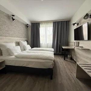 Hotel City, Budapest